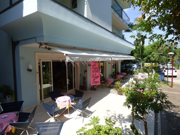 Imagen general del Hotel Poker, Misano Adriatico. Foto 2