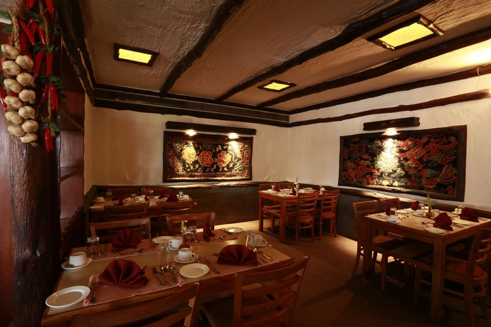 Imagen del bar/restaurante del Hotel Pokhara Grande. Foto 2