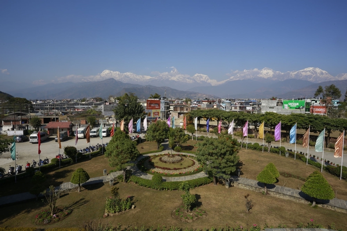 Imagen de los exteriores del Hotel Pokhara Grande. Foto 11
