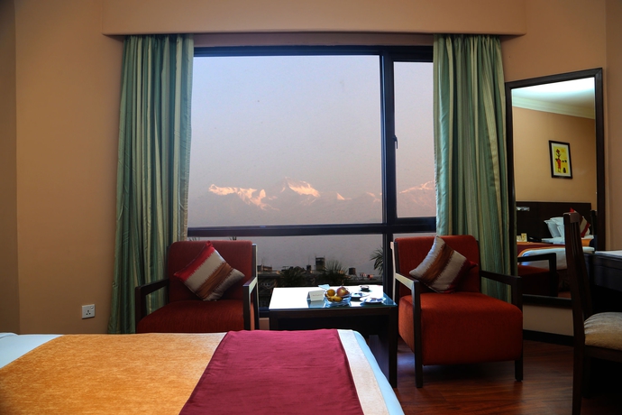 Imagen de la habitación del Hotel Pokhara Grande. Foto 7
