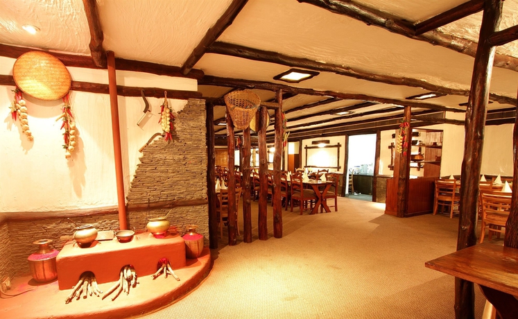 Imagen del bar/restaurante del Hotel Pokhara Grande. Foto 3
