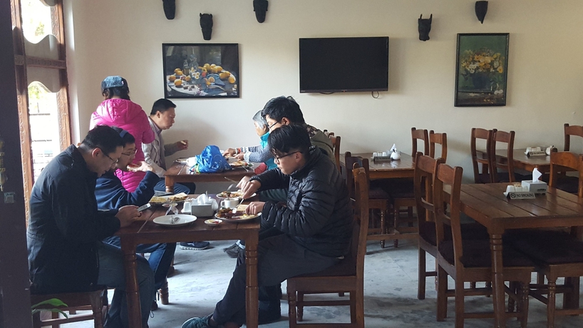 Imagen del bar/restaurante del Hotel Pokhara View. Foto 1