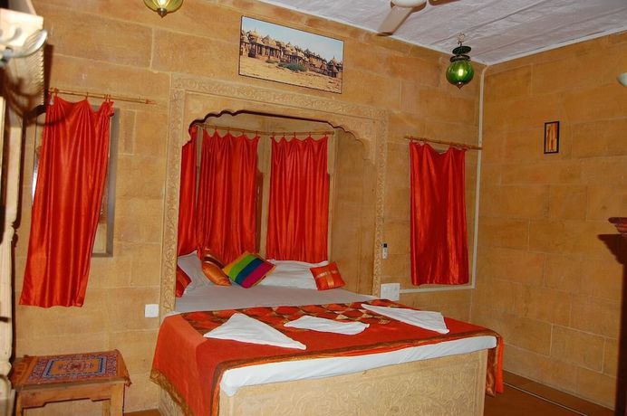 Imagen de la habitación del Hotel Pol Haveli. Foto 9