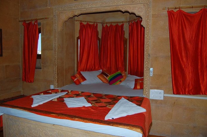 Imagen de la habitación del Hotel Pol Haveli. Foto 11