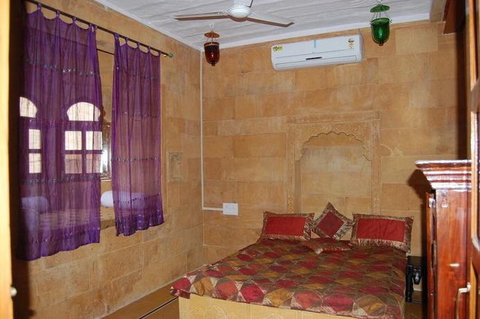 Imagen de la habitación del Hotel Pol Haveli. Foto 12