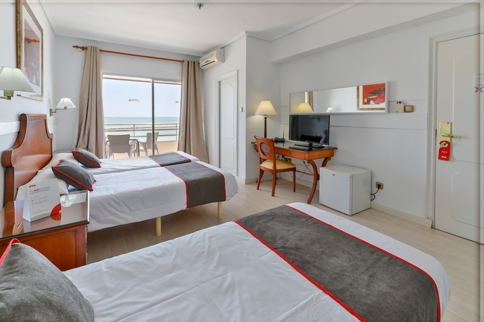 Imagen de la habitación del Hotel Polamar. Foto 8