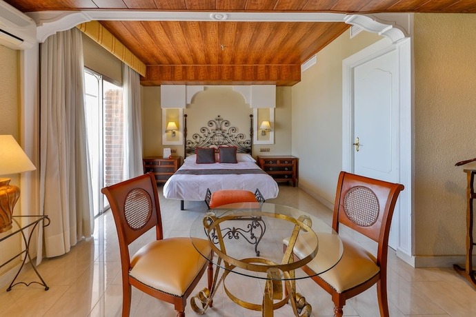 Imagen de la habitación del Hotel Polamar. Foto 12