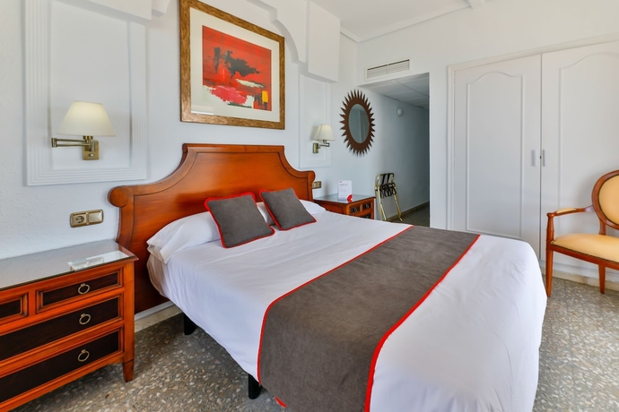 Imagen de la habitación del Hotel Polamar. Foto 16