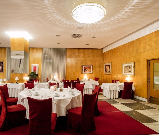 Imagen del bar/restaurante del Hotel Polana. Foto 2