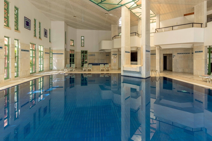 Imagen de la piscina del Hotel Polat Thermal. Foto 19