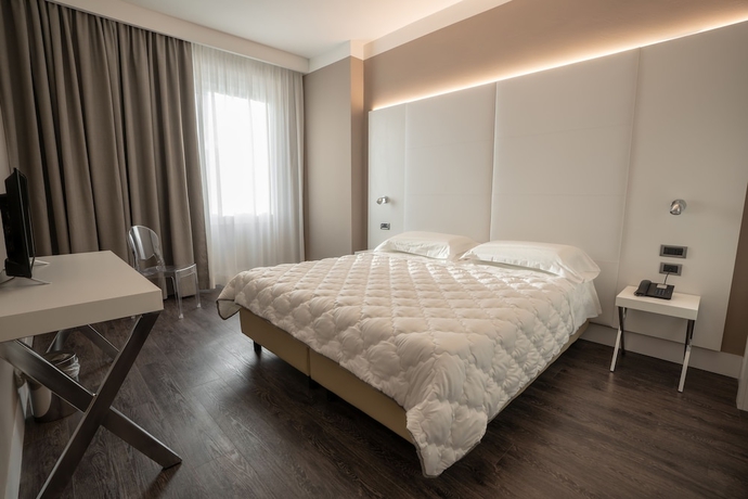 Imagen de la habitación del Hotel Poledrini. Foto 6