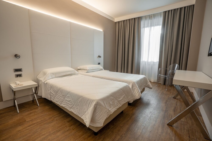 Imagen de la habitación del Hotel Poledrini. Foto 9