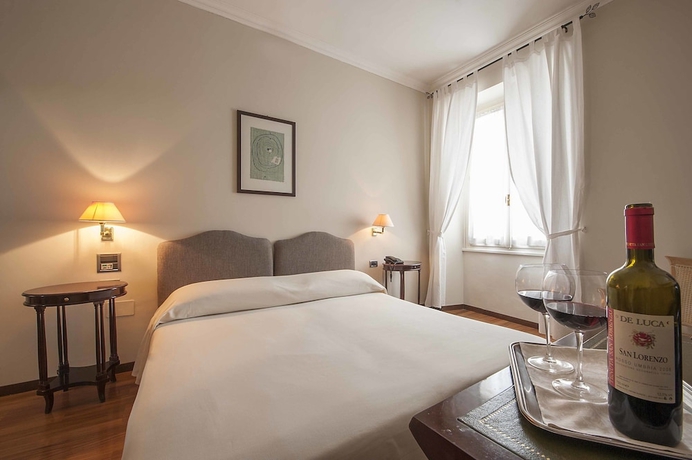 Imagen de la habitación del Hotel Poledrini. Foto 10