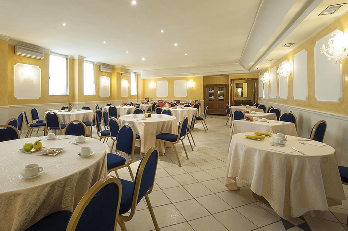 Imagen del bar/restaurante del Hotel Poledrini. Foto 4