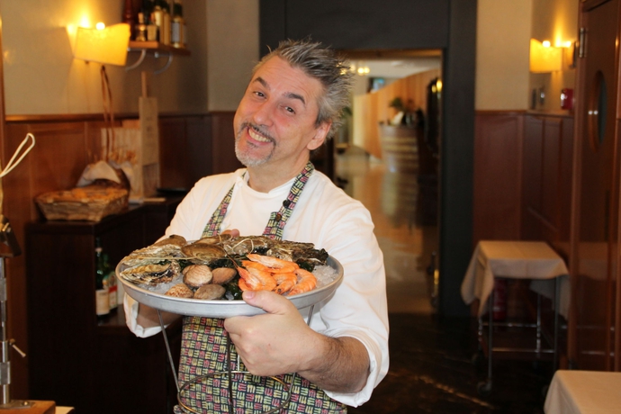 Imagen del bar/restaurante del Hotel Poli. Foto 2