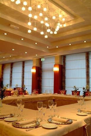 Imagen de los interiores del Hotel Poli. Foto 10