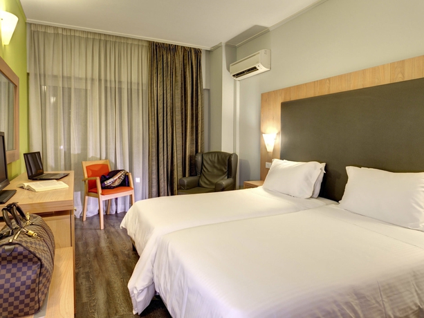 Imagen de la habitación del Hotel Polis Grand. Foto 7