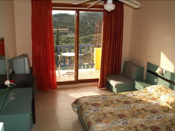 Imagen de la habitación del Hotel Politia. Foto 6