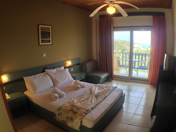 Imagen de la habitación del Hotel Politia. Foto 11