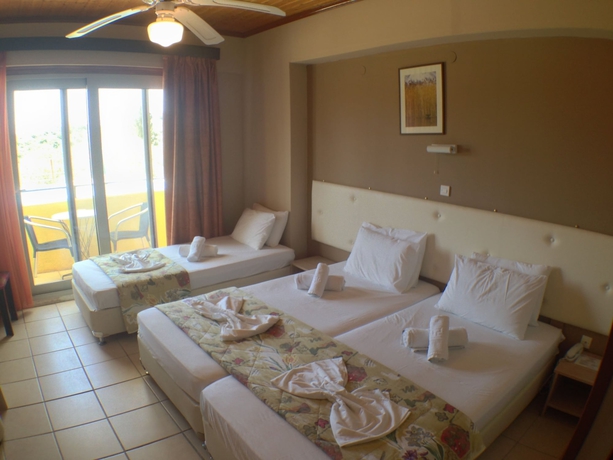 Imagen de la habitación del Hotel Politia. Foto 16