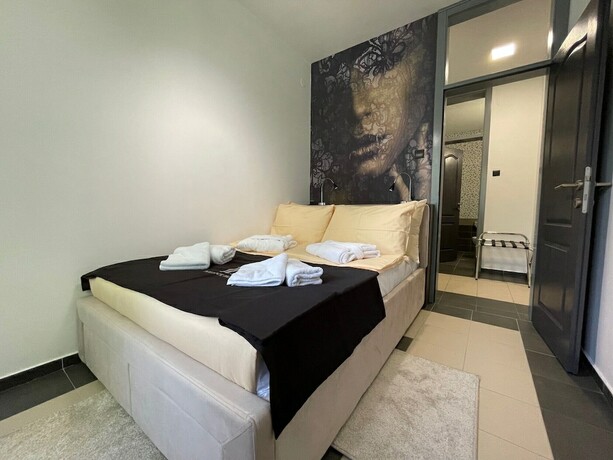 Imagen de la habitación del Hotel Pollock. Foto 20