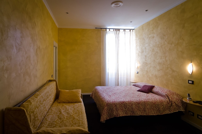 Imagen de la habitación del Hotel Pollon Inn Sanremo. Foto 7