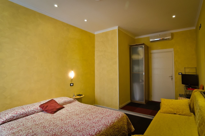 Imagen de la habitación del Hotel Pollon Inn Sanremo. Foto 8