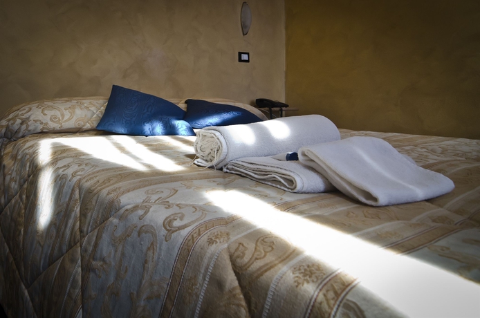 Imagen de la habitación del Hotel Pollon Inn Sanremo. Foto 11