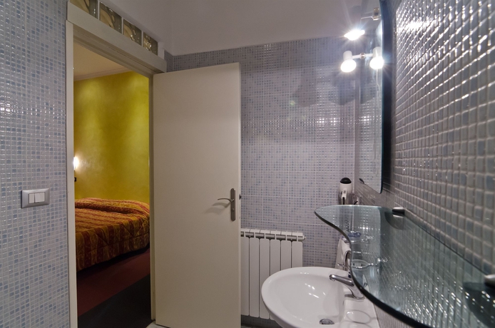 Imagen de la habitación del Hotel Pollon Inn Sanremo. Foto 16