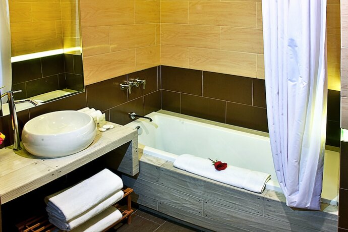 Imagen general del Hotel Polo Corporativo San Sebastian. Foto 5