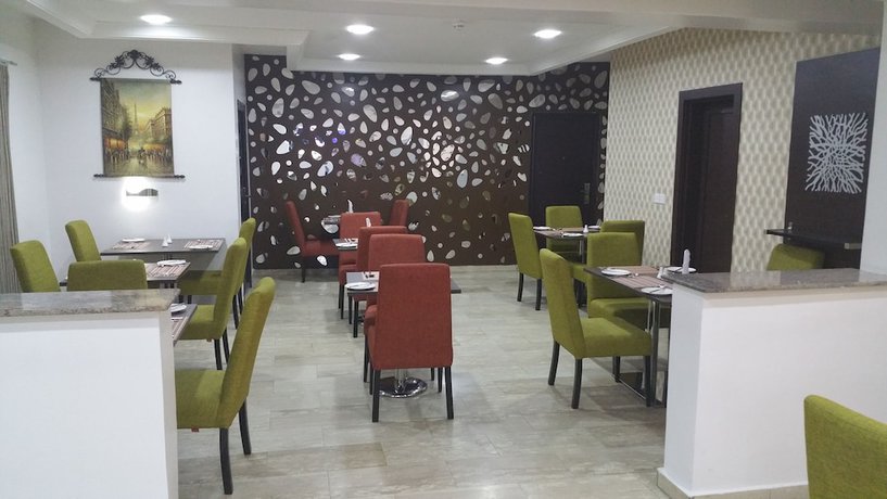 Imagen del bar/restaurante del Hotel Polo Court. Foto 3