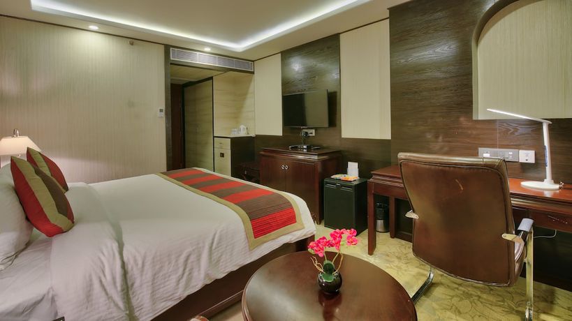 Imagen de la habitación del Hotel Polo Inn and Suites. Foto 8