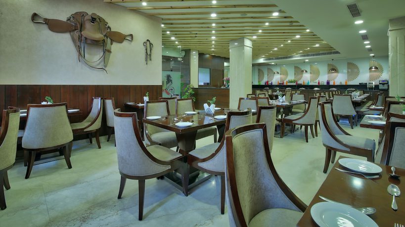 Imagen del bar/restaurante del Hotel Polo Inn and Suites. Foto 4