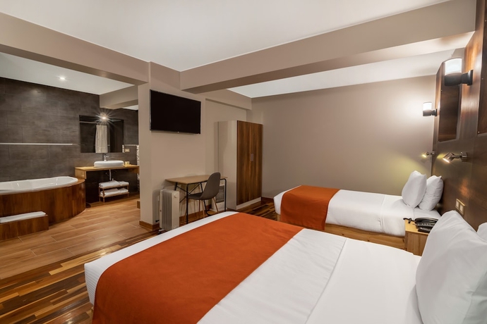 Imagen de la habitación del Hotel Polo Santa Monica. Foto 8