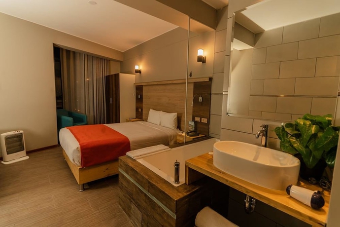 Imagen de la habitación del Hotel Polo Santa Monica. Foto 15