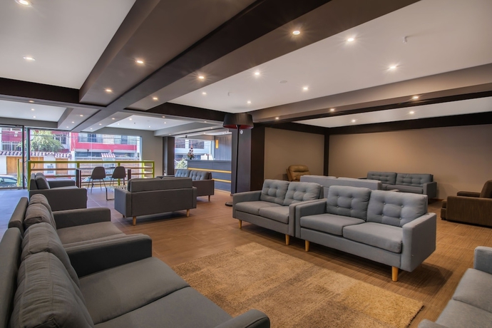 Imagen de la habitación del Hotel Polo Santa Monica. Foto 16