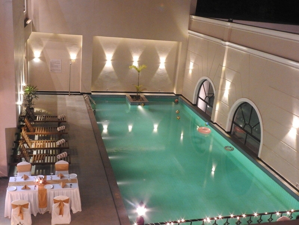Imagen de la piscina del Hotel Polo Tower Agartala. Foto 18
