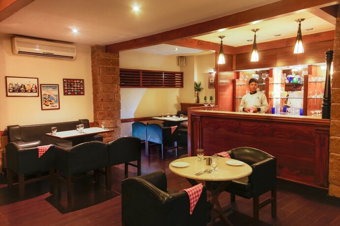 Imagen del bar/restaurante del Hotel Polo Towers Shillong. Foto 18