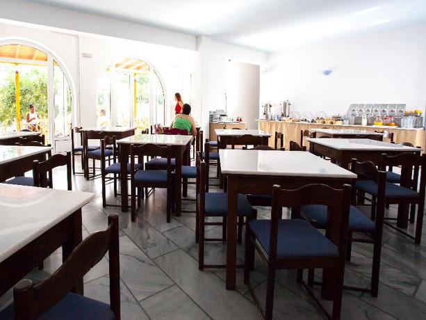 Imagen del bar/restaurante del Hotel Polos. Foto 4