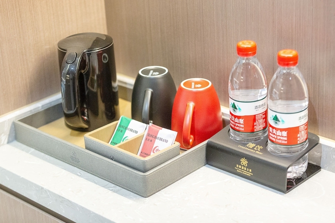 Imagen de la habitación del Hotel Poltton International. Foto 5
