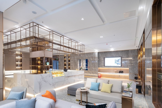 Imagen de los interiores del Hotel Poltton International. Foto 16
