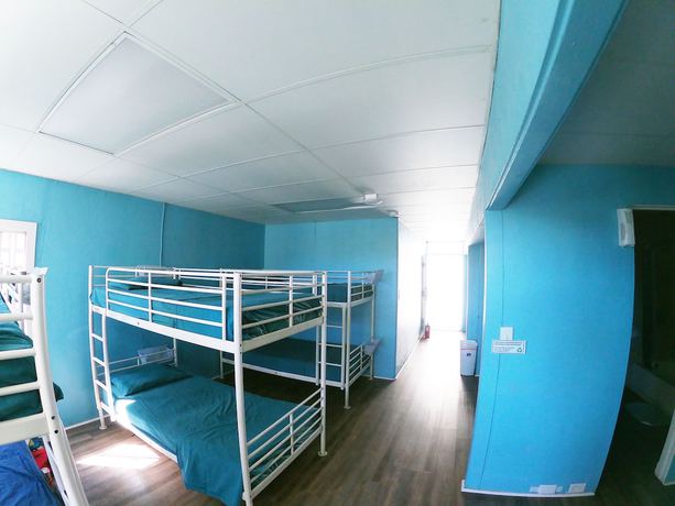 Imagen de la habitación del Hotel Polynesian Beach Club Hostel. Foto 14