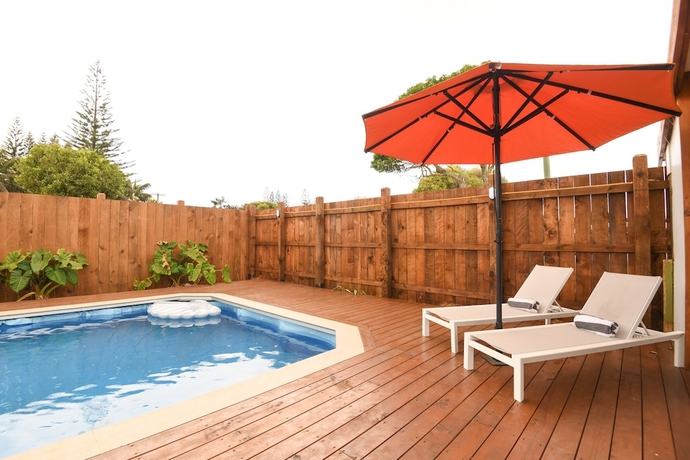 Imagen de la piscina del Hotel Polynesian Norfolk Island. Foto 16