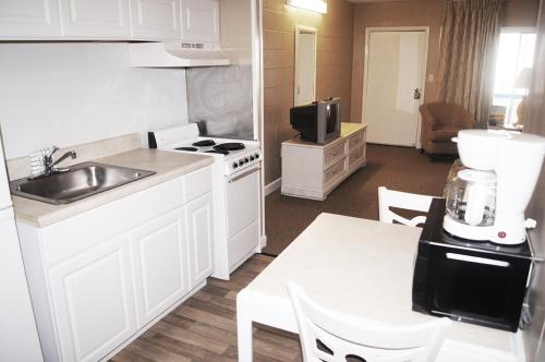 Imagen de la habitación del Hotel Polynesian Oceanfront Motel. Foto 4