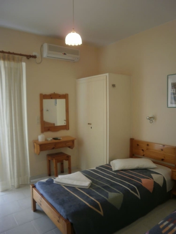 Imagen de la habitación del Hotel Polyxenis Rooms. Foto 15