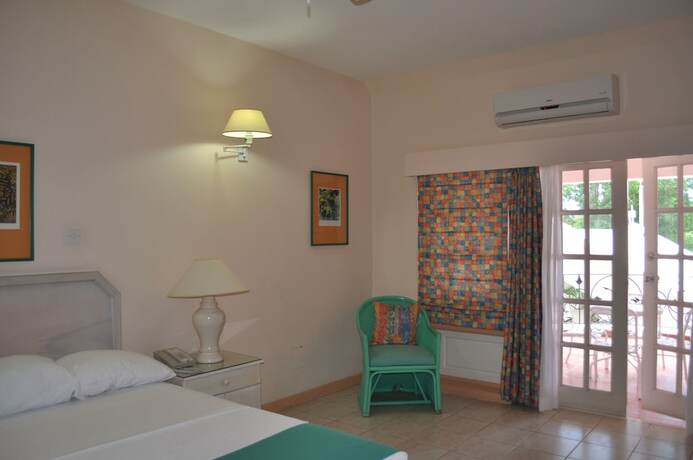 Imagen de la habitación del Hotel PomMarine. Foto 18