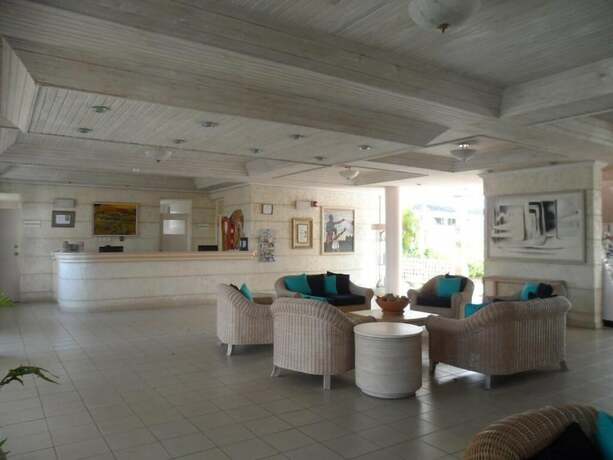 Imagen general del Hotel PomMarine. Foto 6