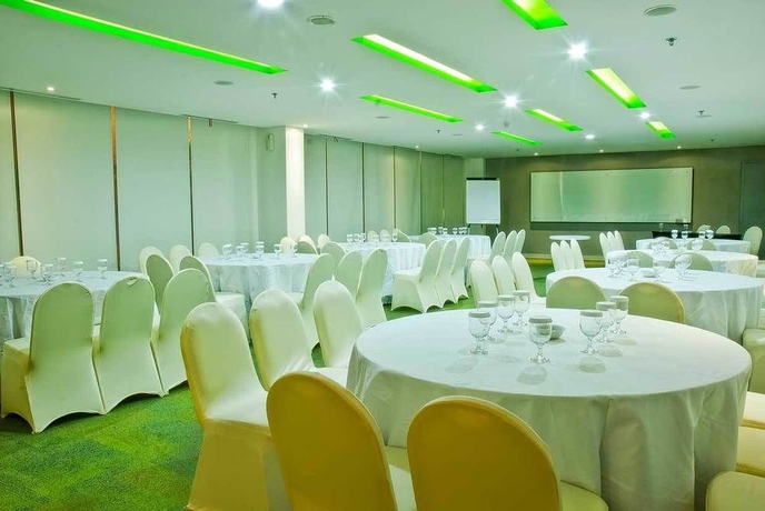 Imagen de los interiores del Hotel Pomelotel Patra Kuningan Jakarta. Foto 14