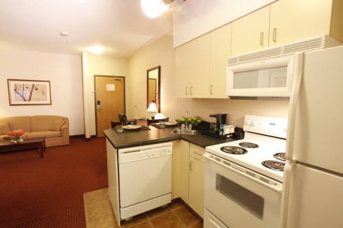 Imagen de la habitación del Hotel Pomeroy Inn & Suites Fort St. John. Foto 9