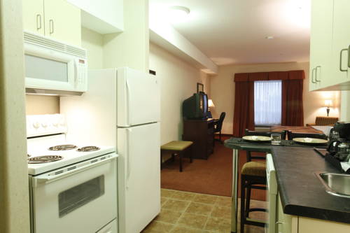Imagen de la habitación del Hotel Pomeroy Inn & Suites Fort St. John. Foto 10